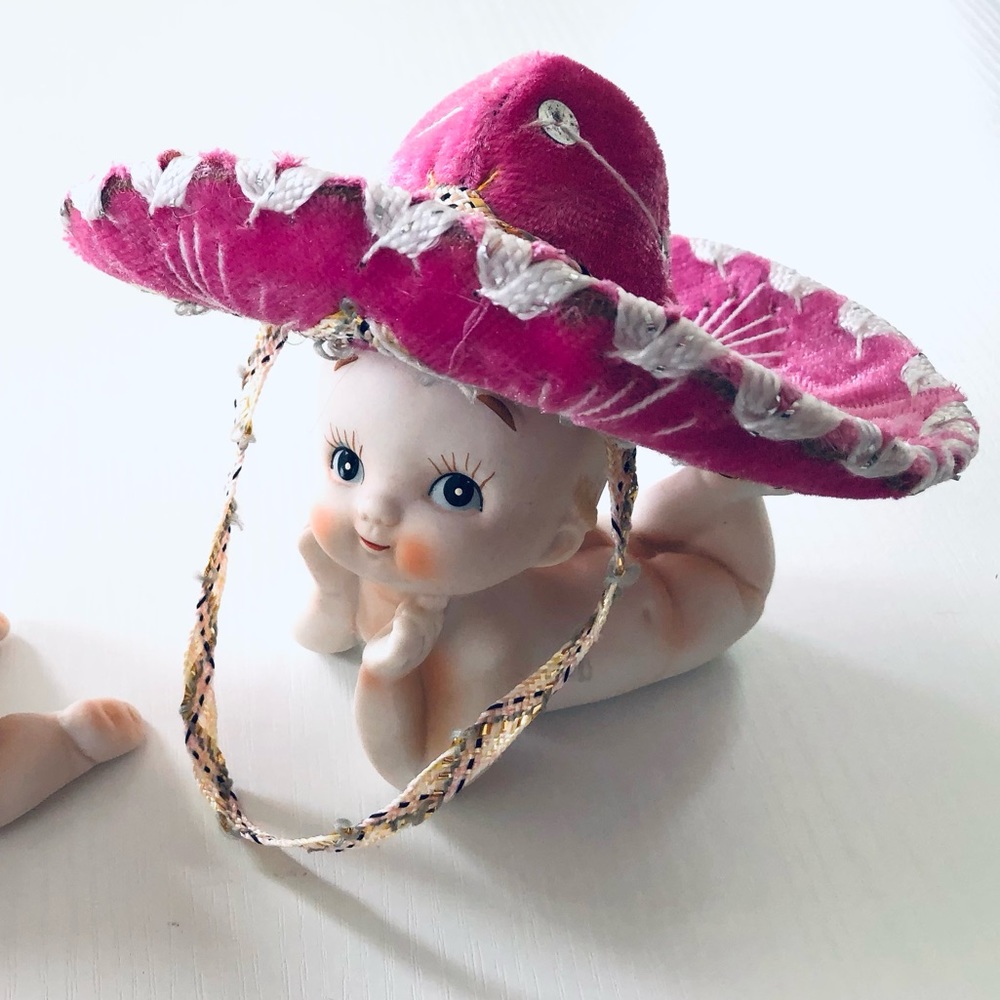 Mini sombrero import de Mexico Pink velvet with silver sequins & braid. … - Picture 2 of 8